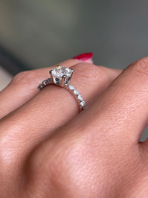 1.00 Carat Brilliant Cut Diamond 18 Carat White Gold Engagement Ring