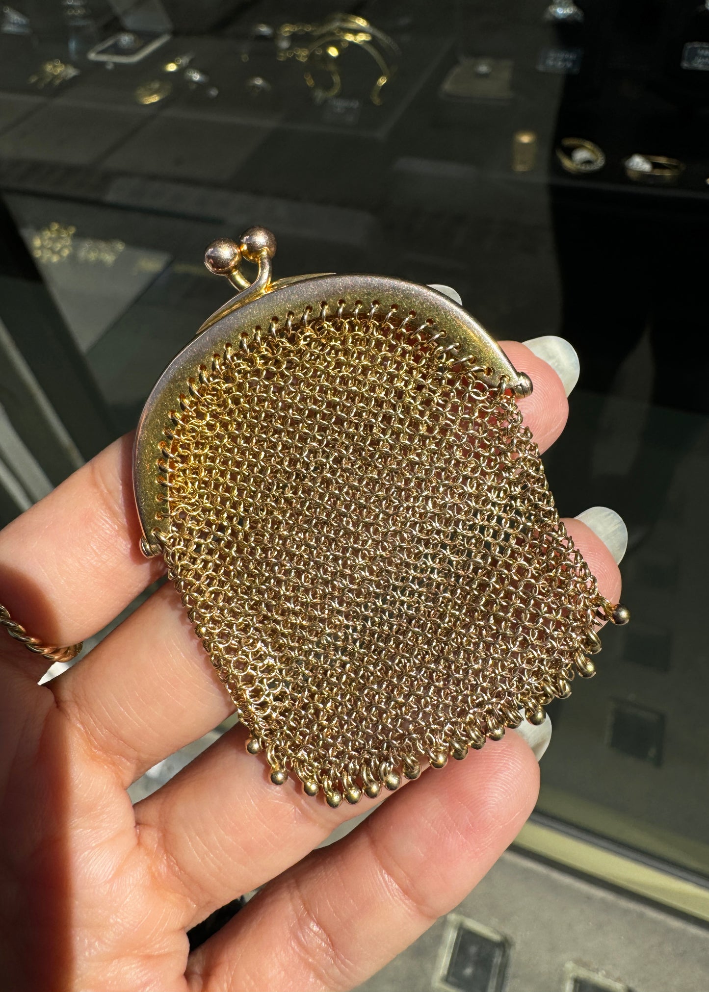 Antique 9 Carat Yellow Gold Miniature Mesh Coin Purse/ Pendant, circa 1910s