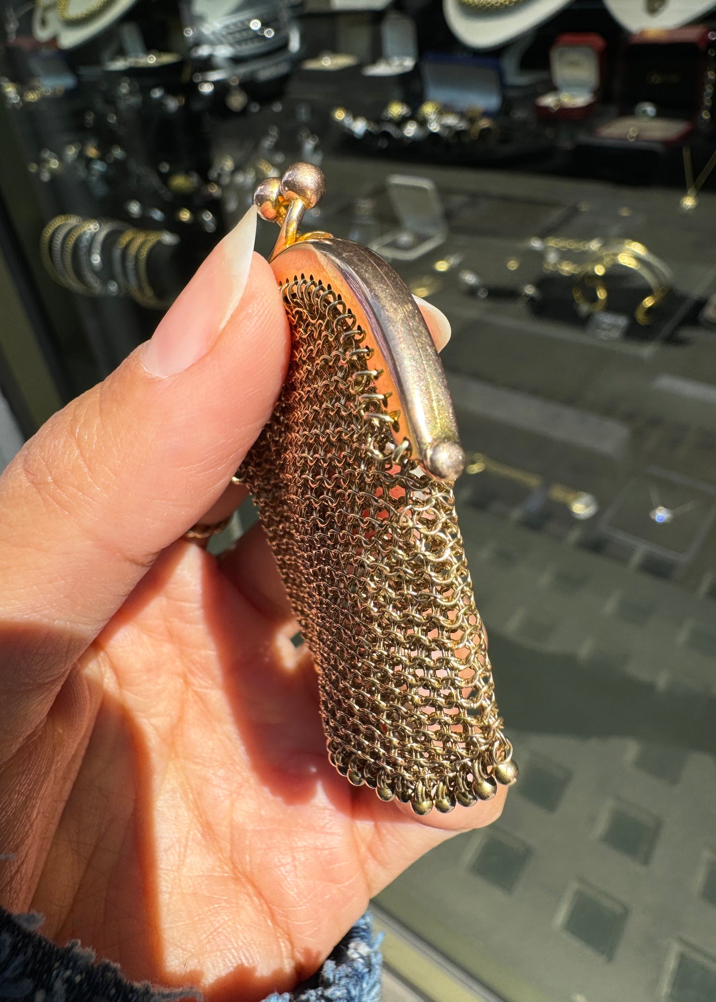 Antique 9 Carat Yellow Gold Miniature Mesh Coin Purse/ Pendant, circa 1910s