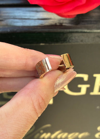 Antique Oval Amethyst and 9 Carat Yellow Gold Hand Engraved Scarf Clip, 1899