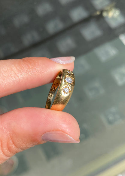 Late Victorian Old Cut Diamond 18 Carat Yellow Gold Three-Stone Band Ring, 1885