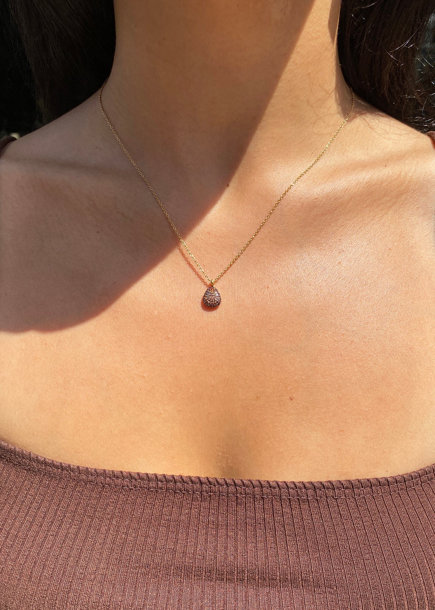 Links of London Garnet Pear Shape Pendant Necklace and Earrings Set in 18K Gold