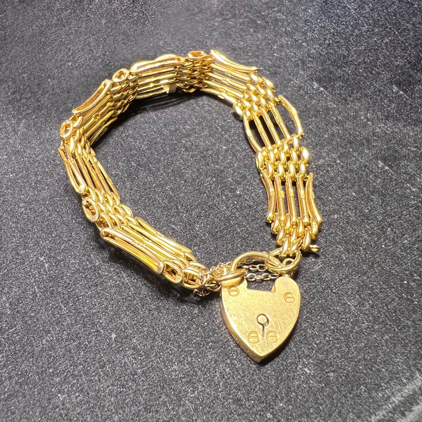 Antique 18 Carat Yellow Gold Heart Padlock Gate Bracelet, 1913