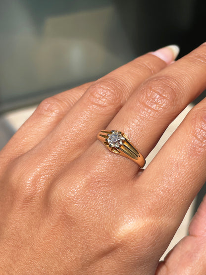 0.57 Carat Old Mine Cut Diamond 18 Carat Yellow Gold Gents Gypsy Ring