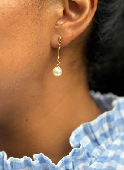 Cultured Pearl and 18 Carat Yellow Gold Drop Earrings