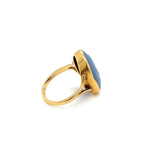 Wedgwood Blue Jasperware Cameo Style 18 Carat Yellow Gold Vintage Dress Ring