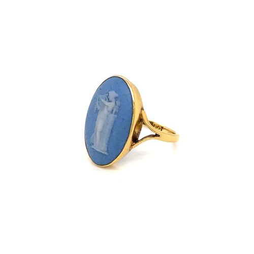 Wedgwood Blue Jasperware Cameo Style 18 Carat Yellow Gold Vintage Dress Ring