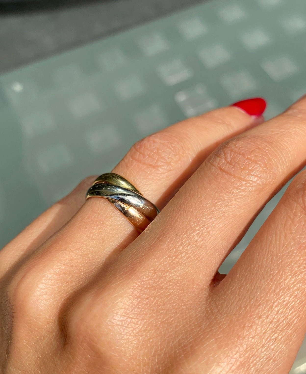 Les Must de Cartier Trinity Tri-Color 18K White, Yellow & Rose Gold Band Ring