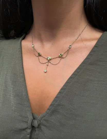 Edwardian Style Oval Peridot Drop Chain Necklace in 9 Carat Yellow Gold