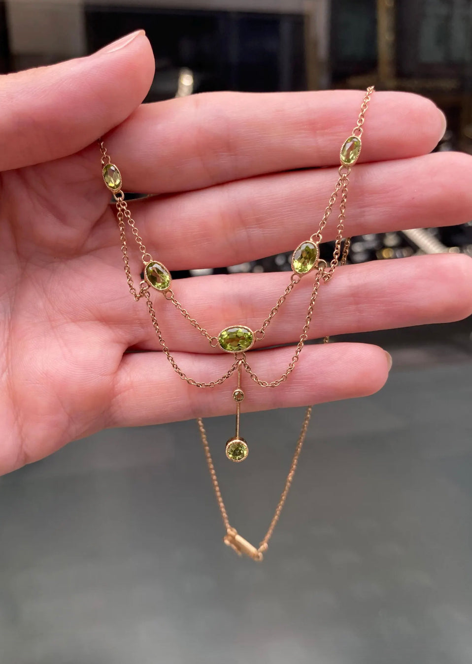 Edwardian Style Oval Peridot Drop Chain Necklace in 9 Carat Yellow Gold