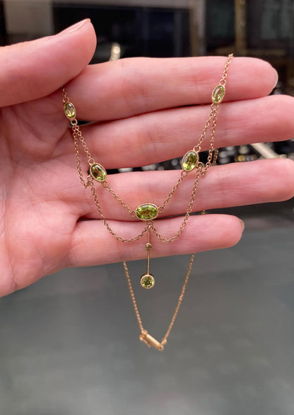 Edwardian Style Oval Peridot Drop Chain Necklace in 9 Carat Yellow Gold