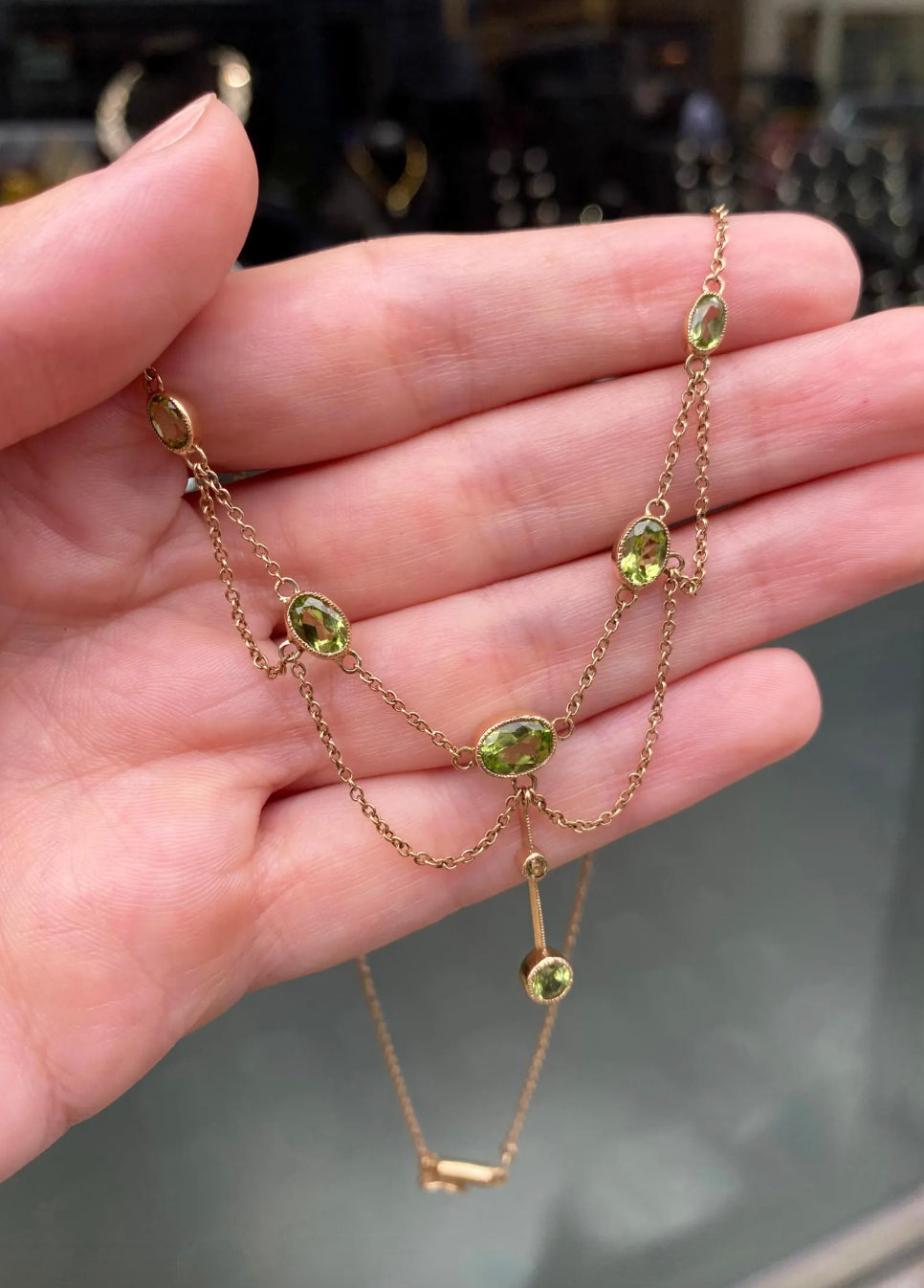 Edwardian Style Oval Peridot Drop Chain Necklace in 9 Carat Yellow Gold