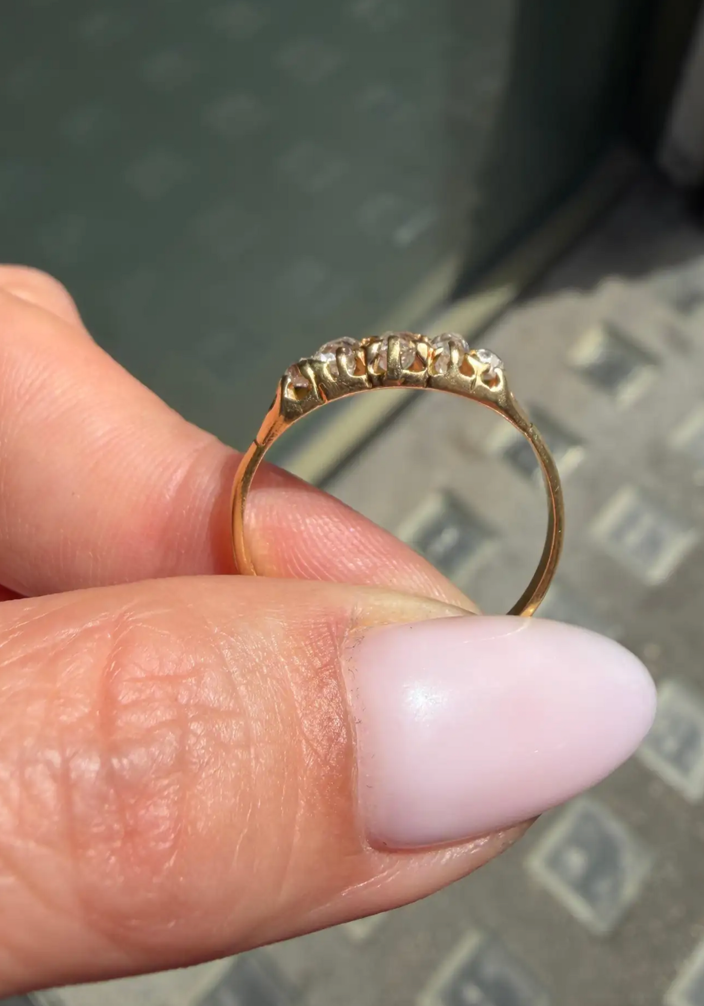 Late Victorian Old Cut Diamond 18 Carat Yellow Gold Five-Stone Ring, c.1870s