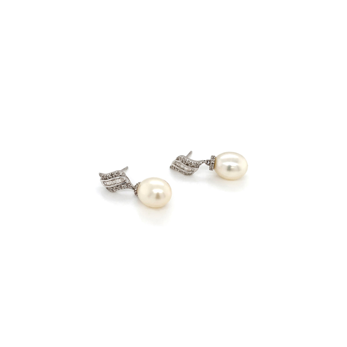 Diamond and Cultured Pearl Drop Earrings in 18 Carat White Gold
