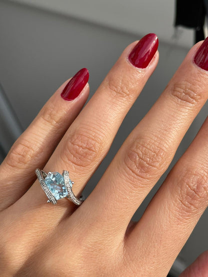 Blue Topaz and Diamond Ring 9 Carat White Gold