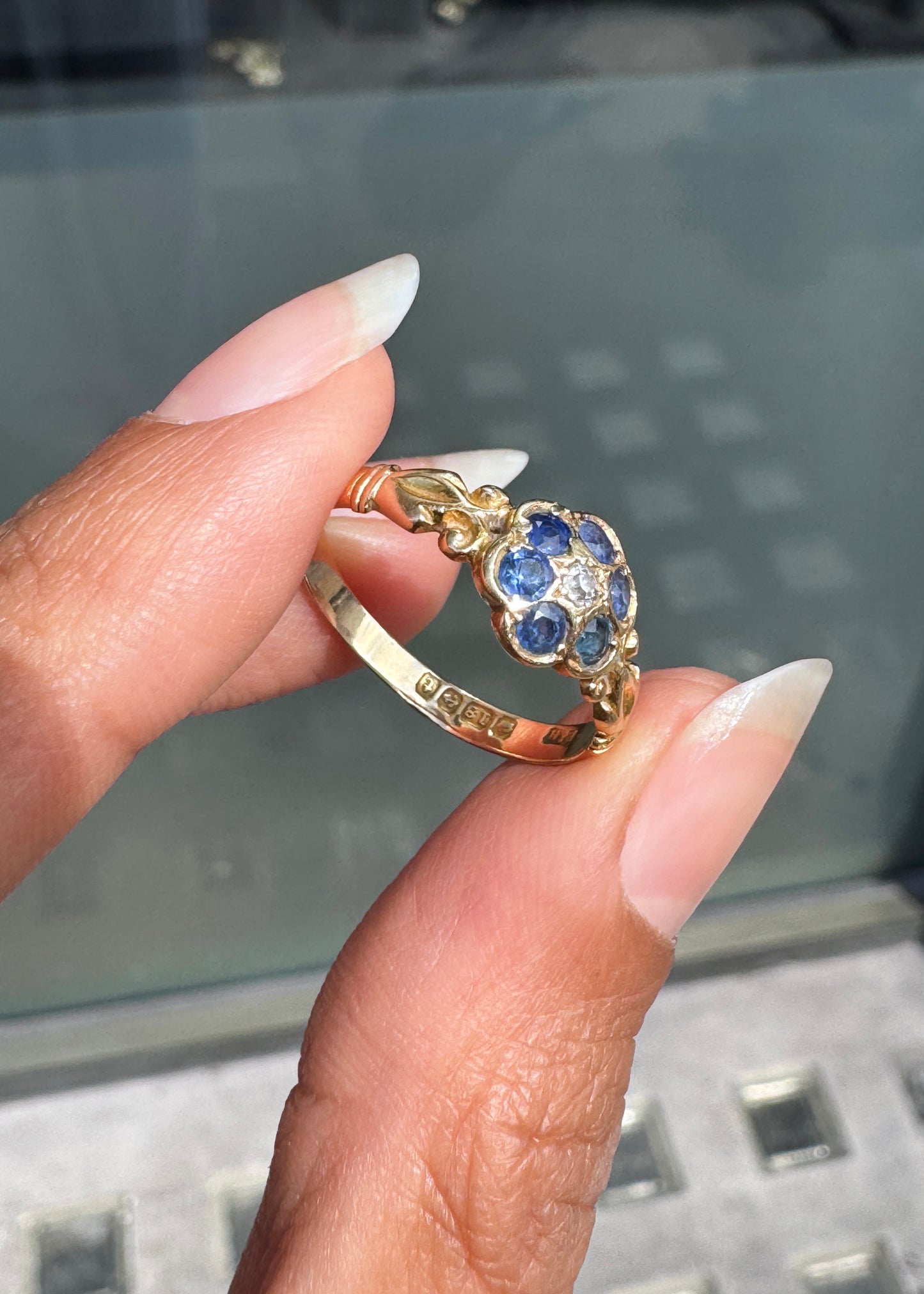 Antique George V Sapphire & Diamond Floral Cluster Ring in 18K Yellow Gold, 1918