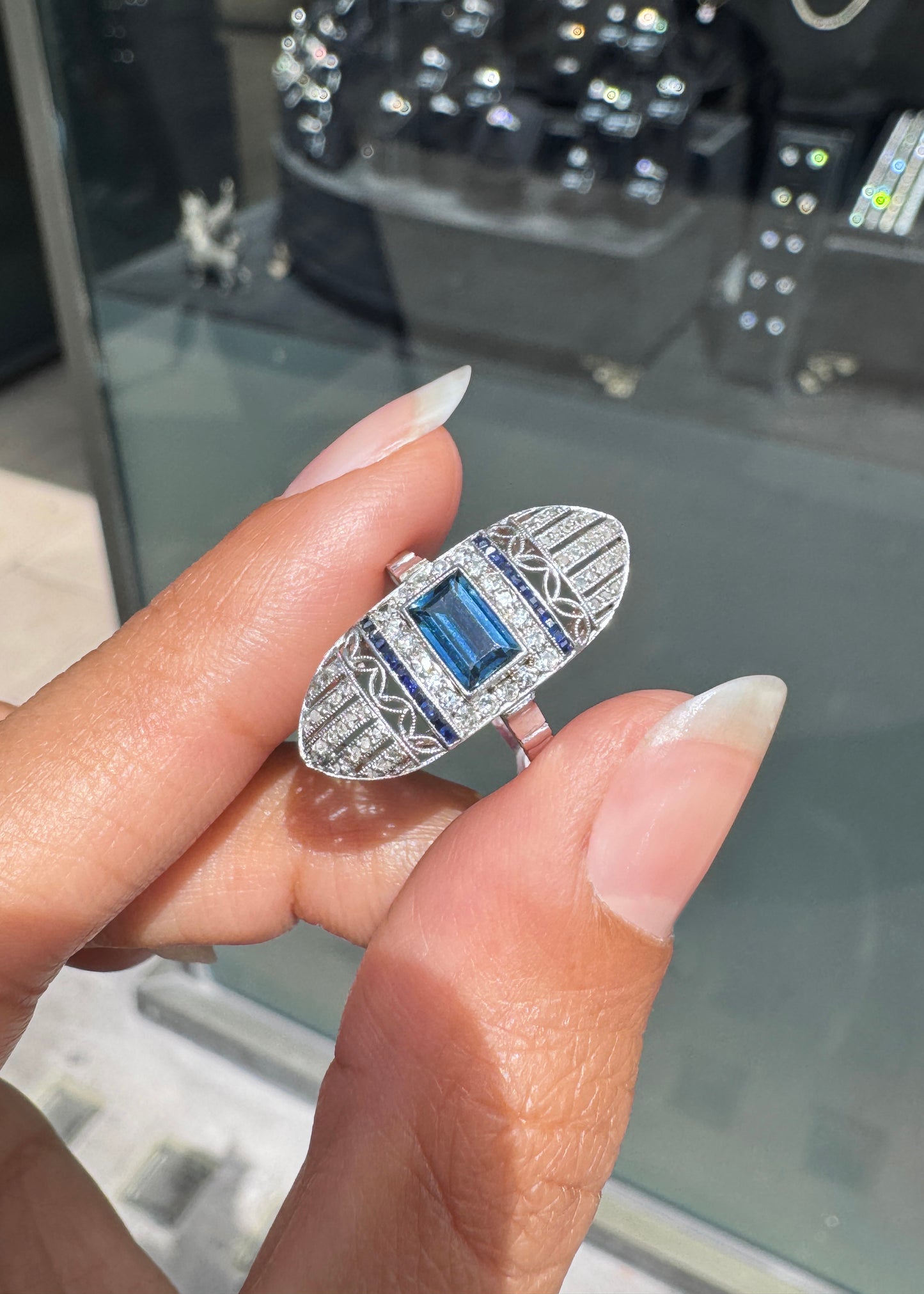 Art Deco Blue Sapphire and Diamond Open Work Cocktail Ring in Platinum, c.1920s