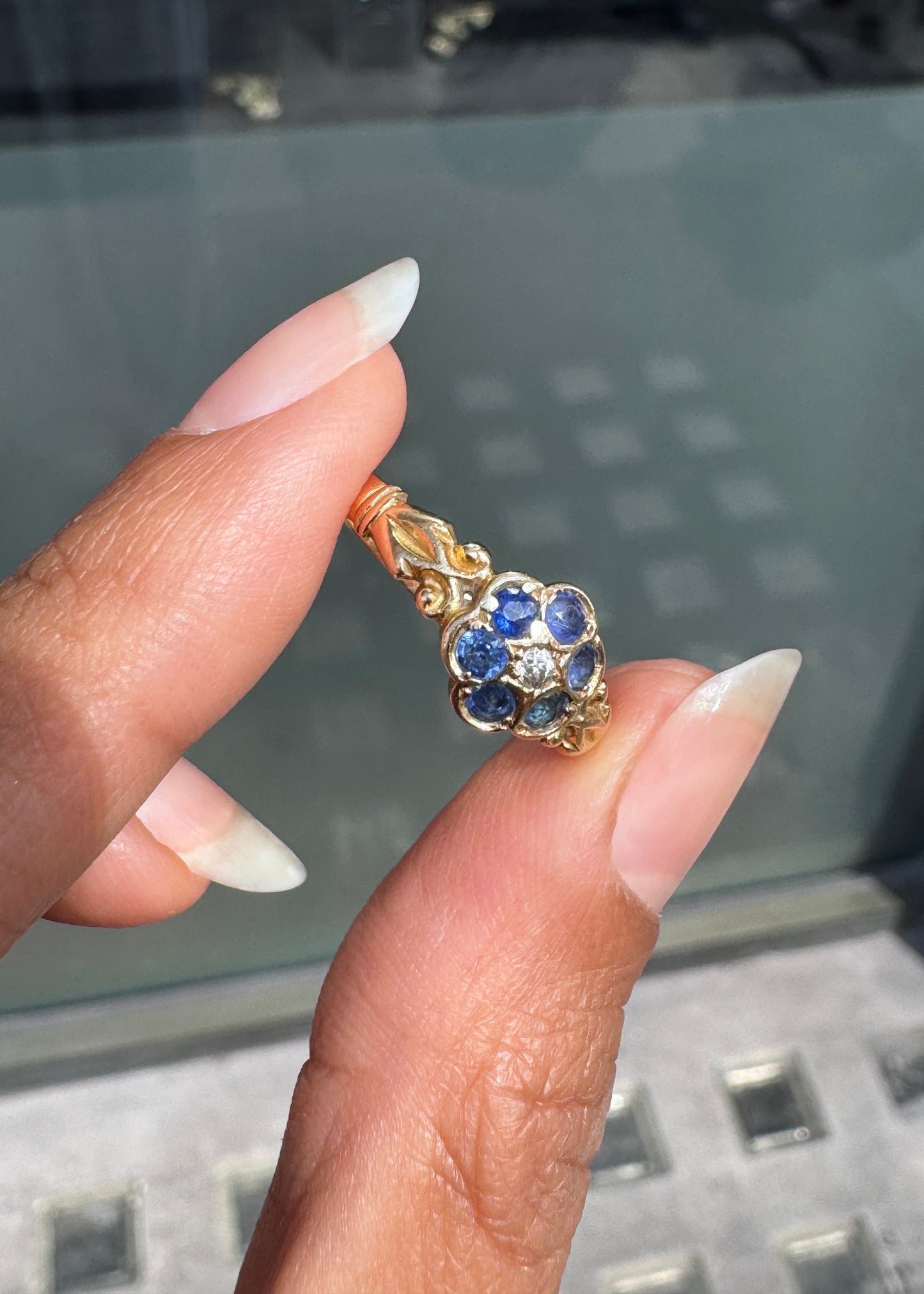 Antique George V Sapphire & Diamond Floral Cluster Ring in 18K Yellow Gold, 1918