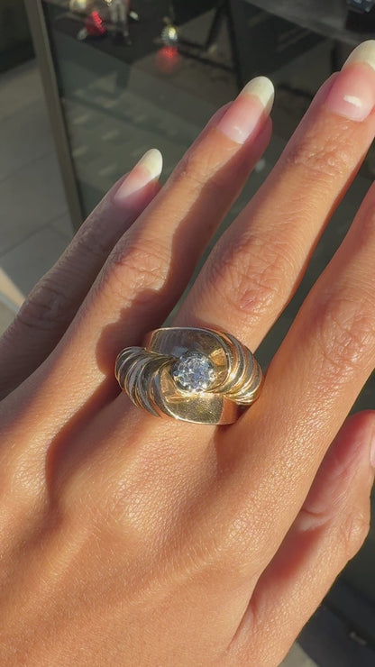 Vintage Buccellati Diamond and 18 Carat Yellow Gold Sculptural Swirl Dress Ring